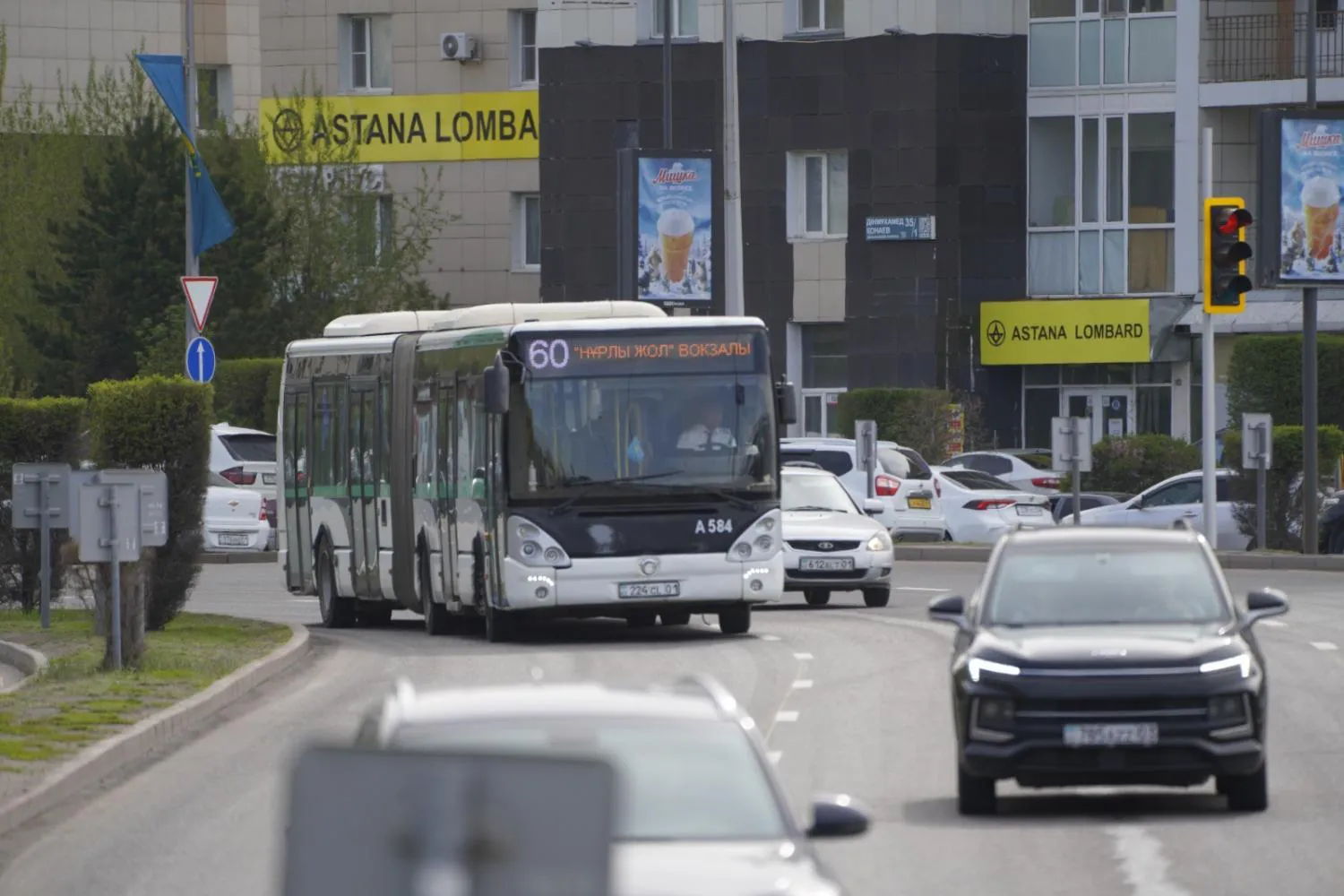 В городе временно изменены маршруты нескольких автобусов