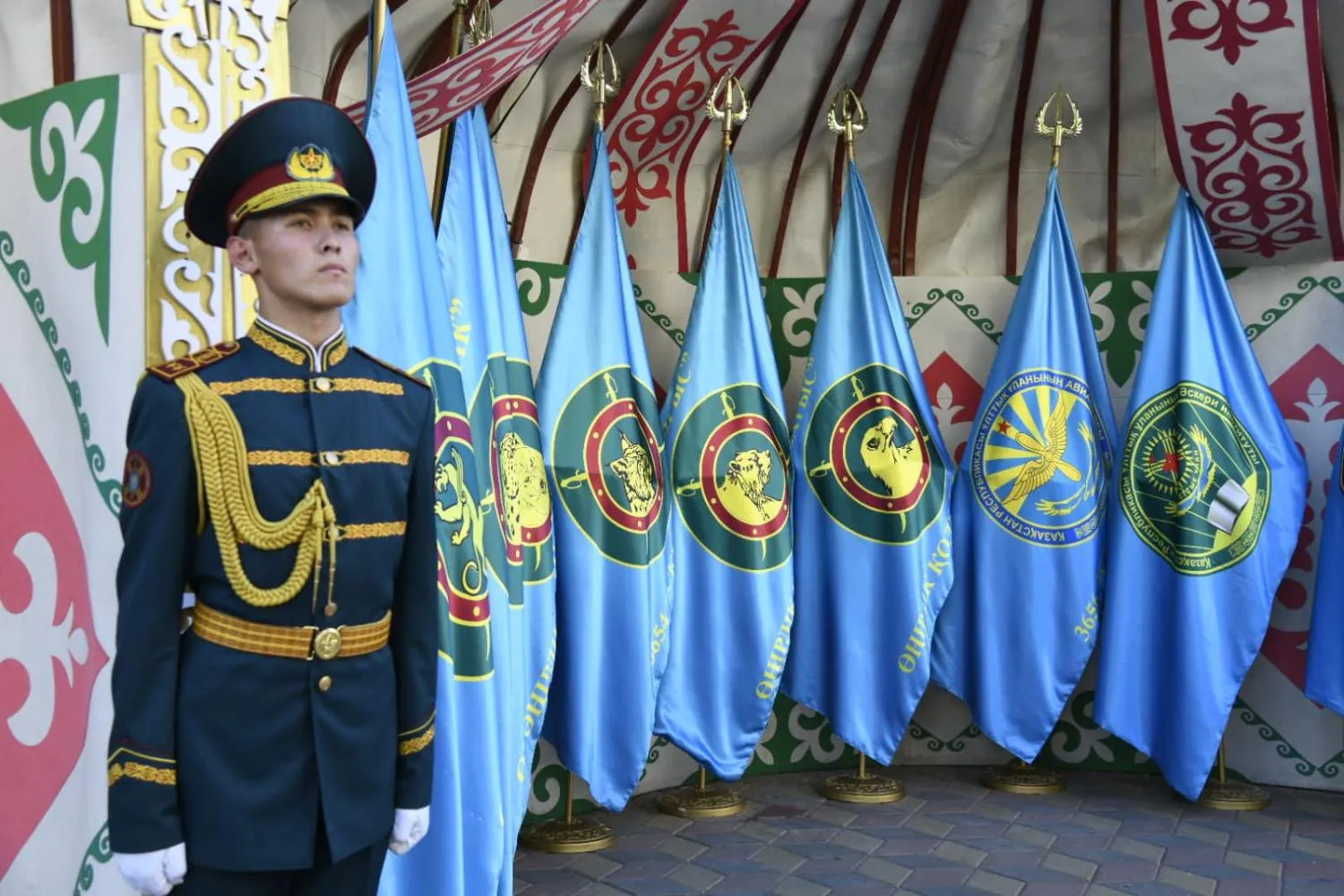 Военно-патриотический концерт прошел на набережной реки Есиль