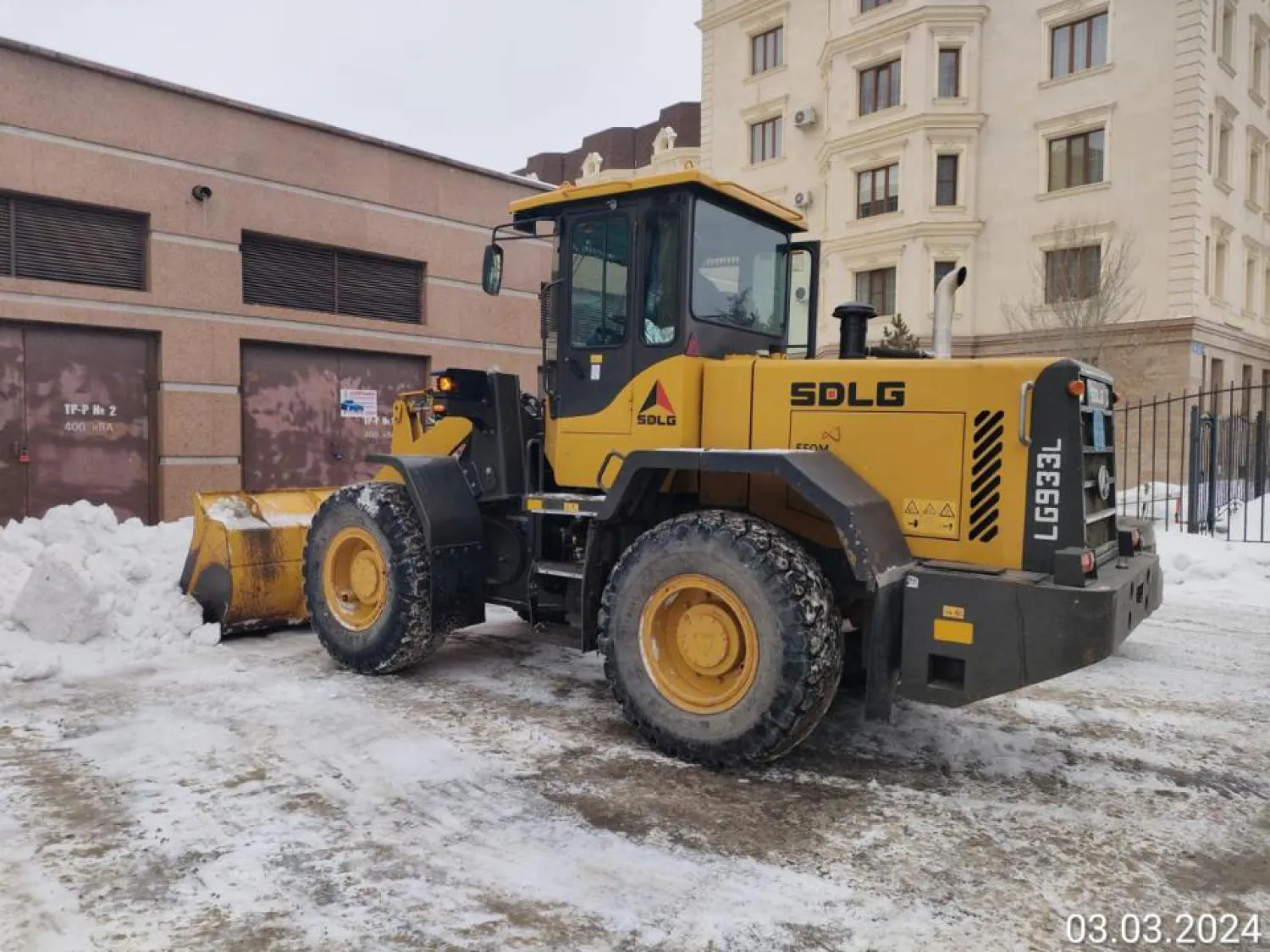 В снегоуборке задействовано около 1,3 тыс. единиц спецтехники