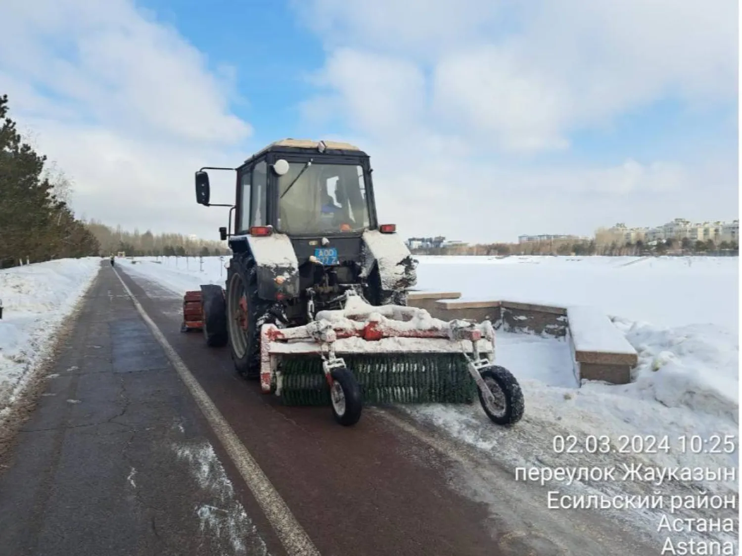 В уборке снега в столице задействовано свыше 1,2 тыс. спецтехники