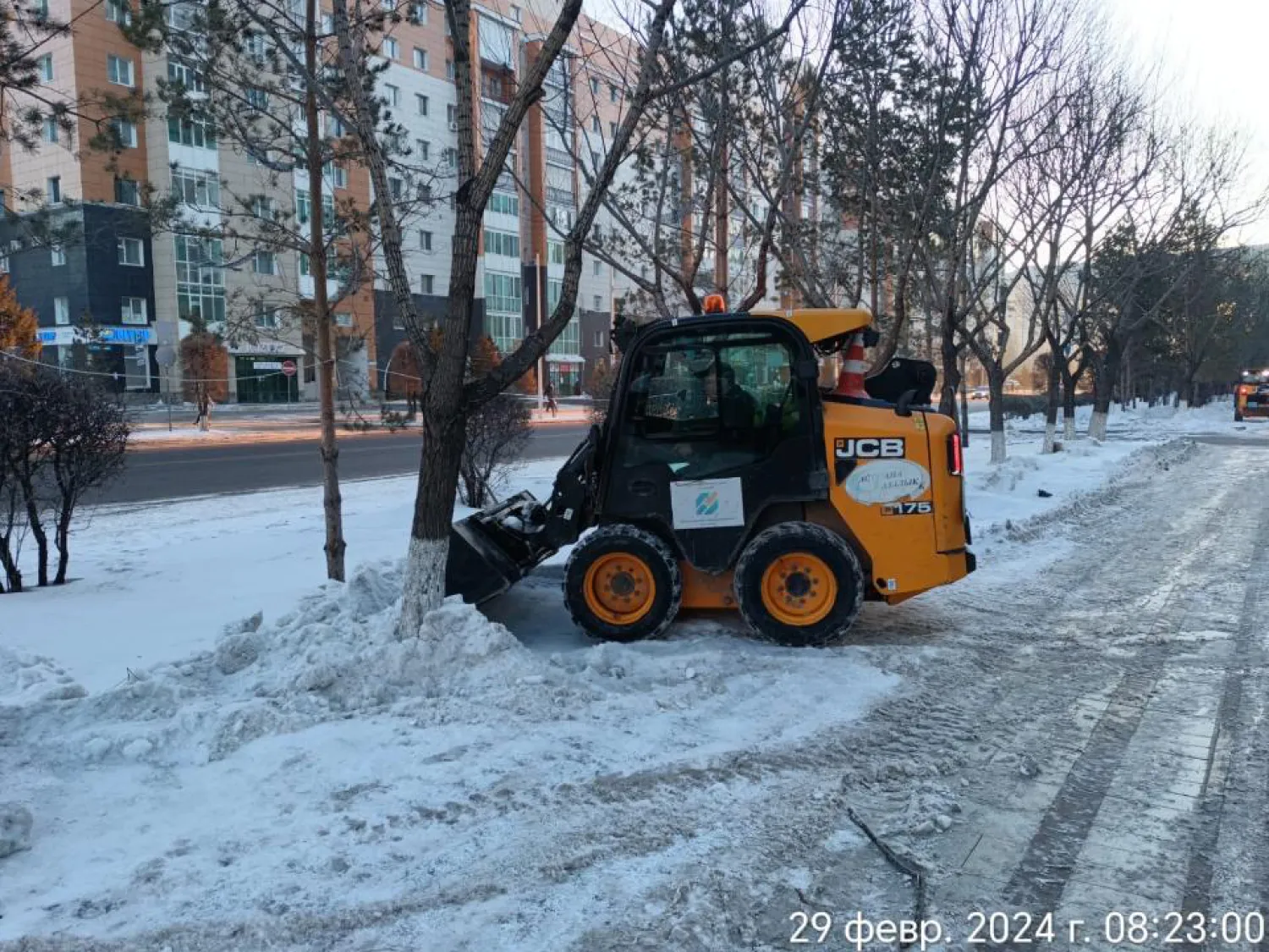 В снегоуборке задействовано свыше 1,2 тыс. единиц спецтехники