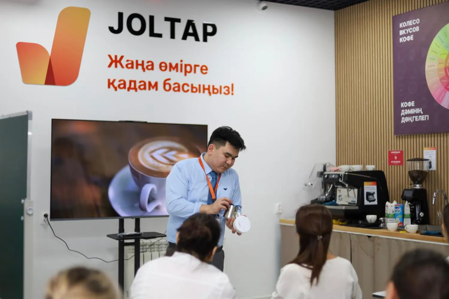 Свыше тысячи астанчан получили работу по проекту «JOLTAP»