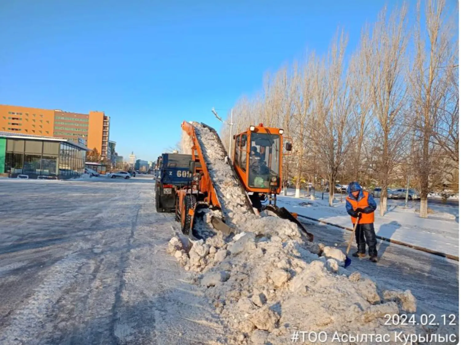 В снегоуборочных работах задействовано порядка 2,4 тыс. дорожных рабочих