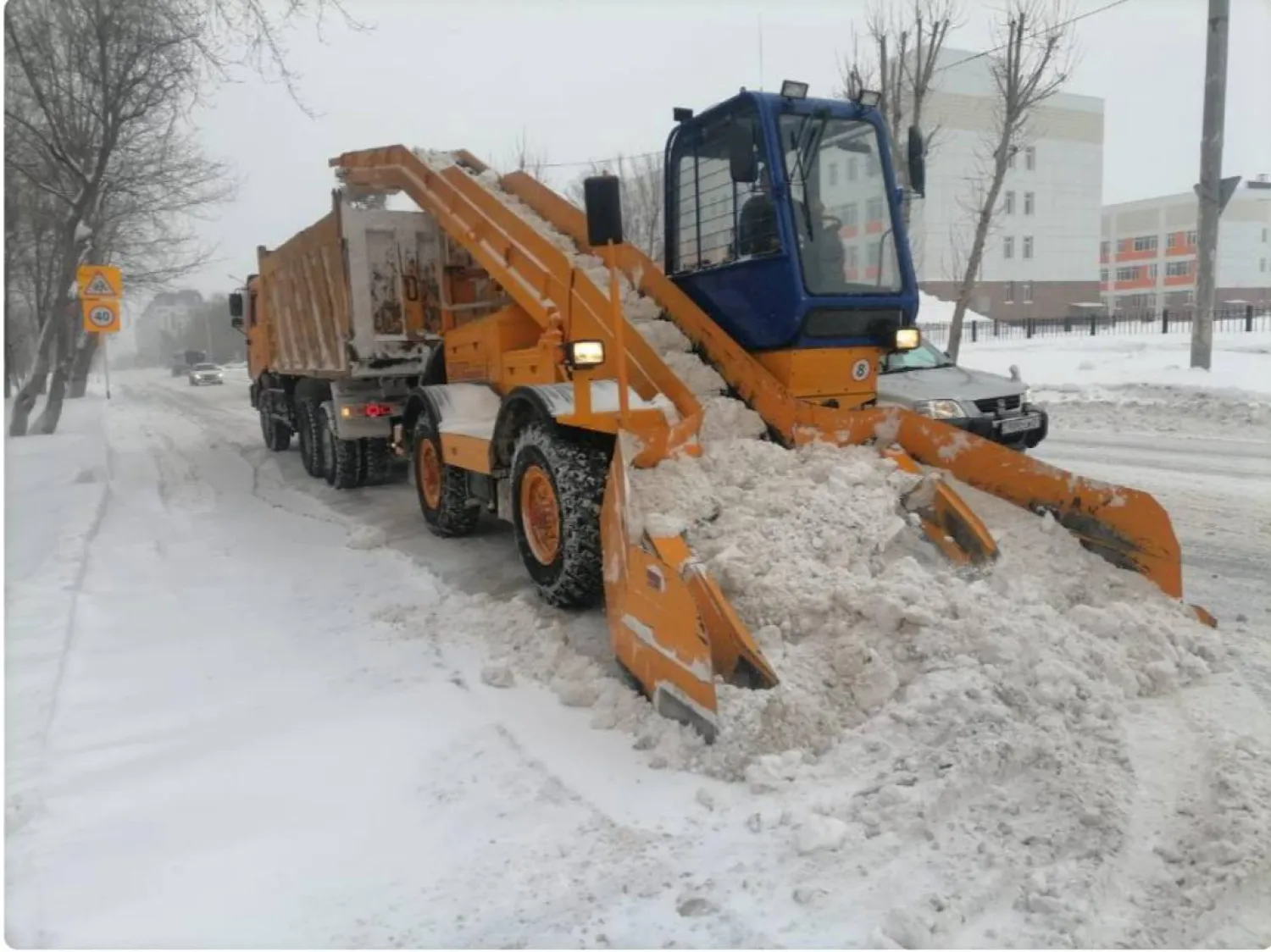 Более 41 тыс. кубометров снега вывезли из столицы за ночь