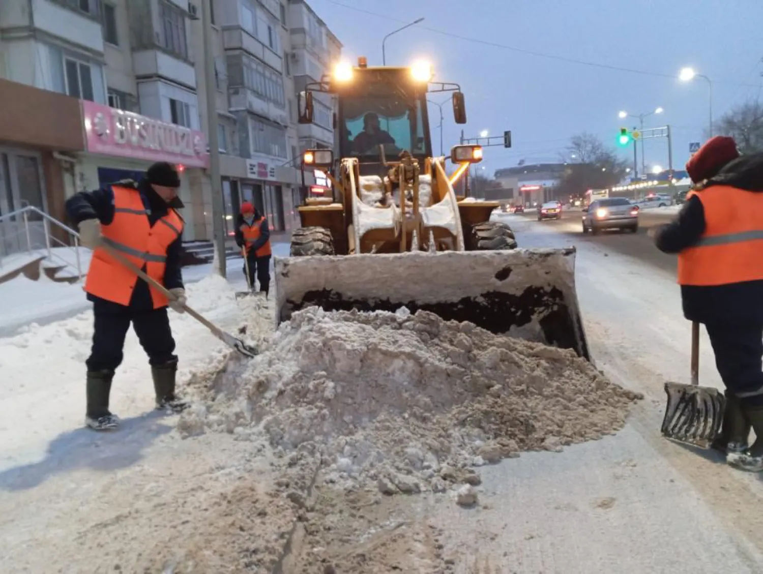 Порядка 50 тыс. кубометров снега вывезено из города за ночь