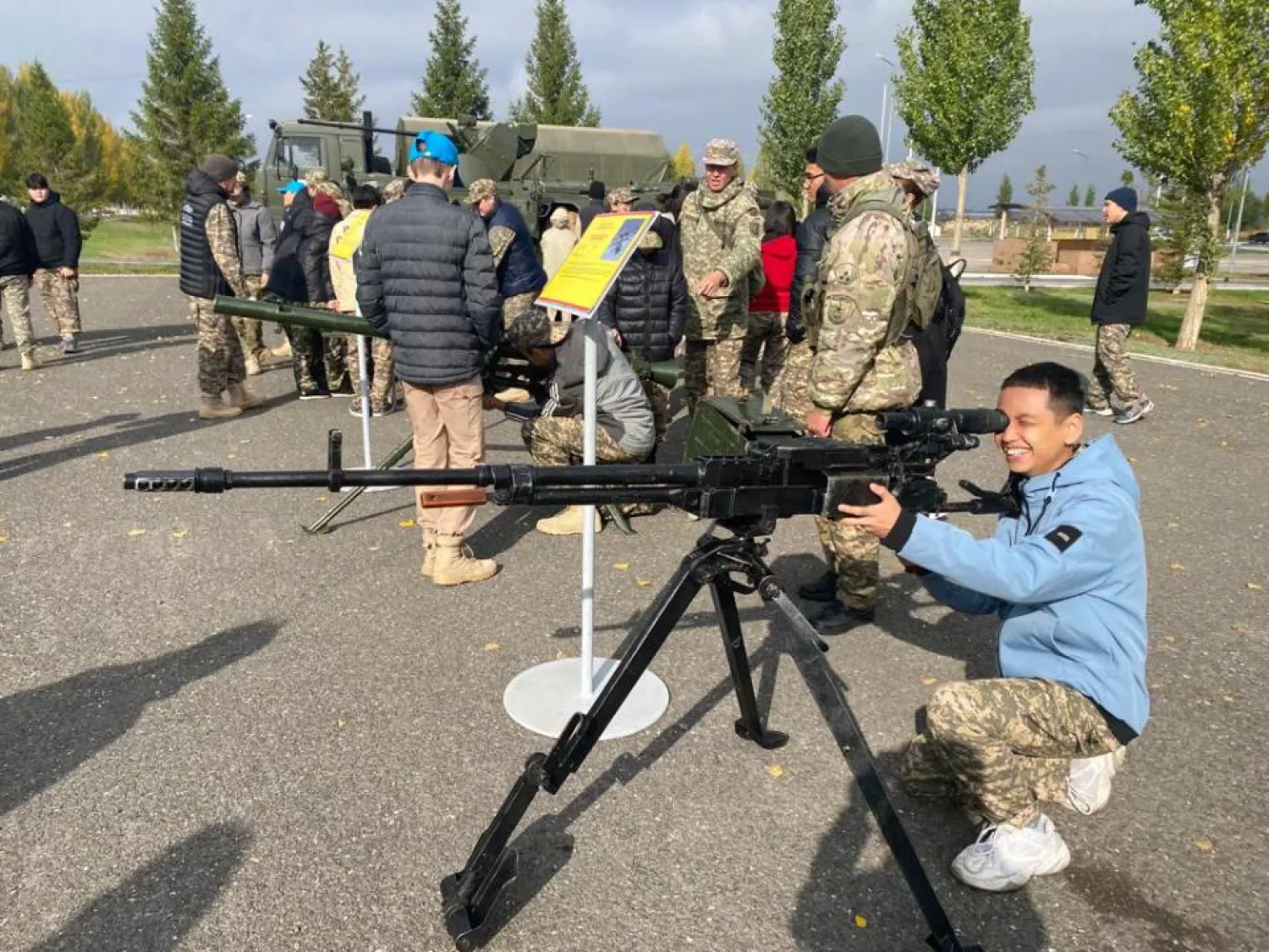 Школьники столицы приняли участие в военных сборах