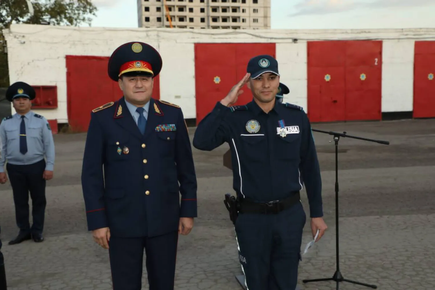 В столице наградили отличившихся полицейских