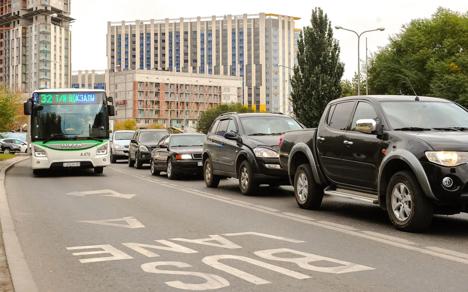 20 новых автобусов выехали на линию в Астане