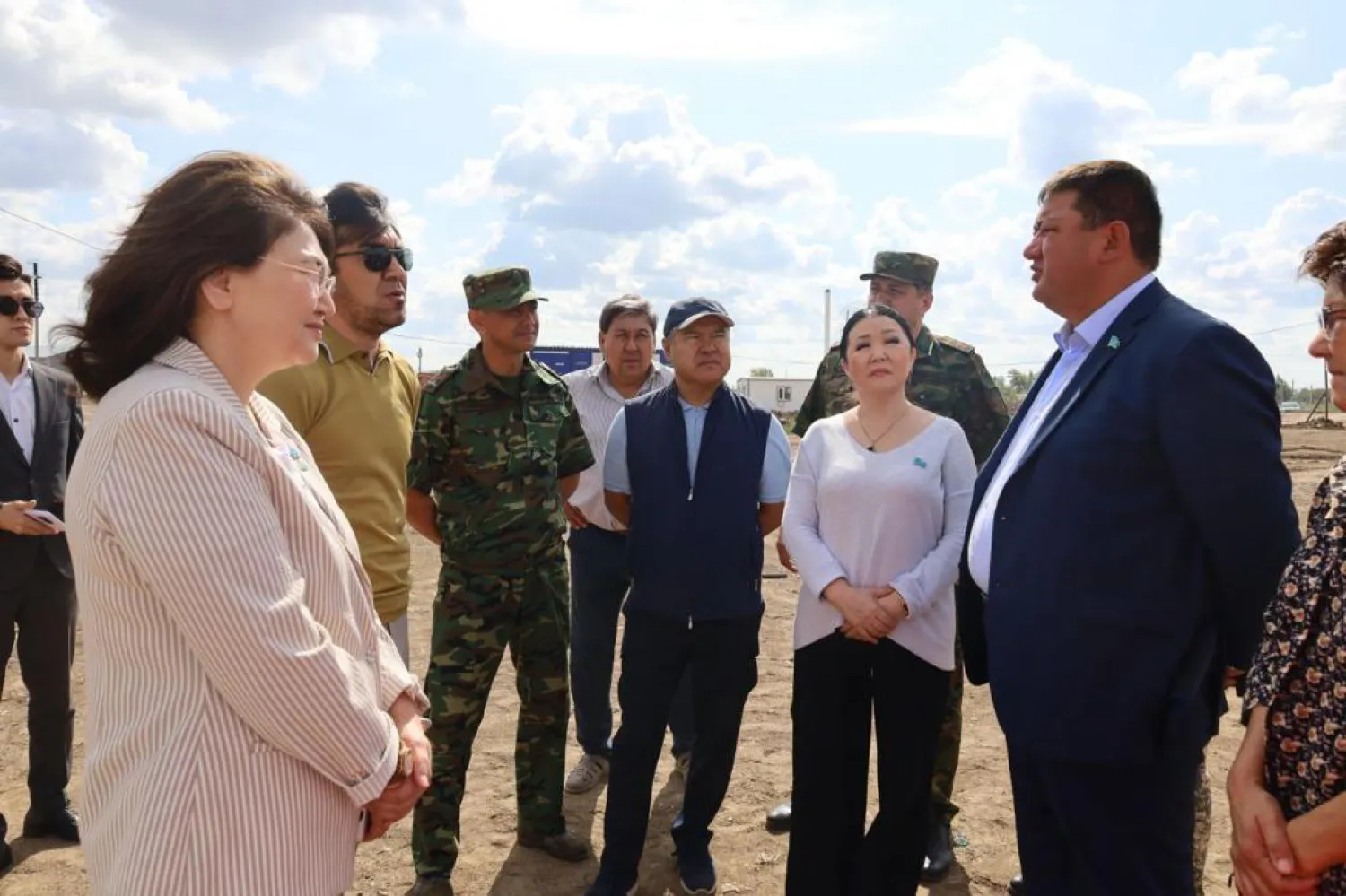 Депутаты городского маслихата посетили строящиеся пожарные части