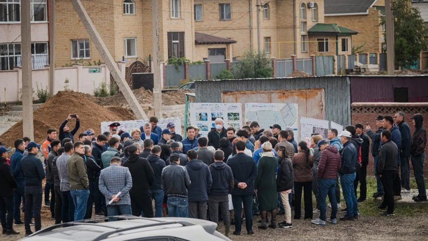 Алтай Кульгинов встретился с жителями ЖМ "Юго-Восток"