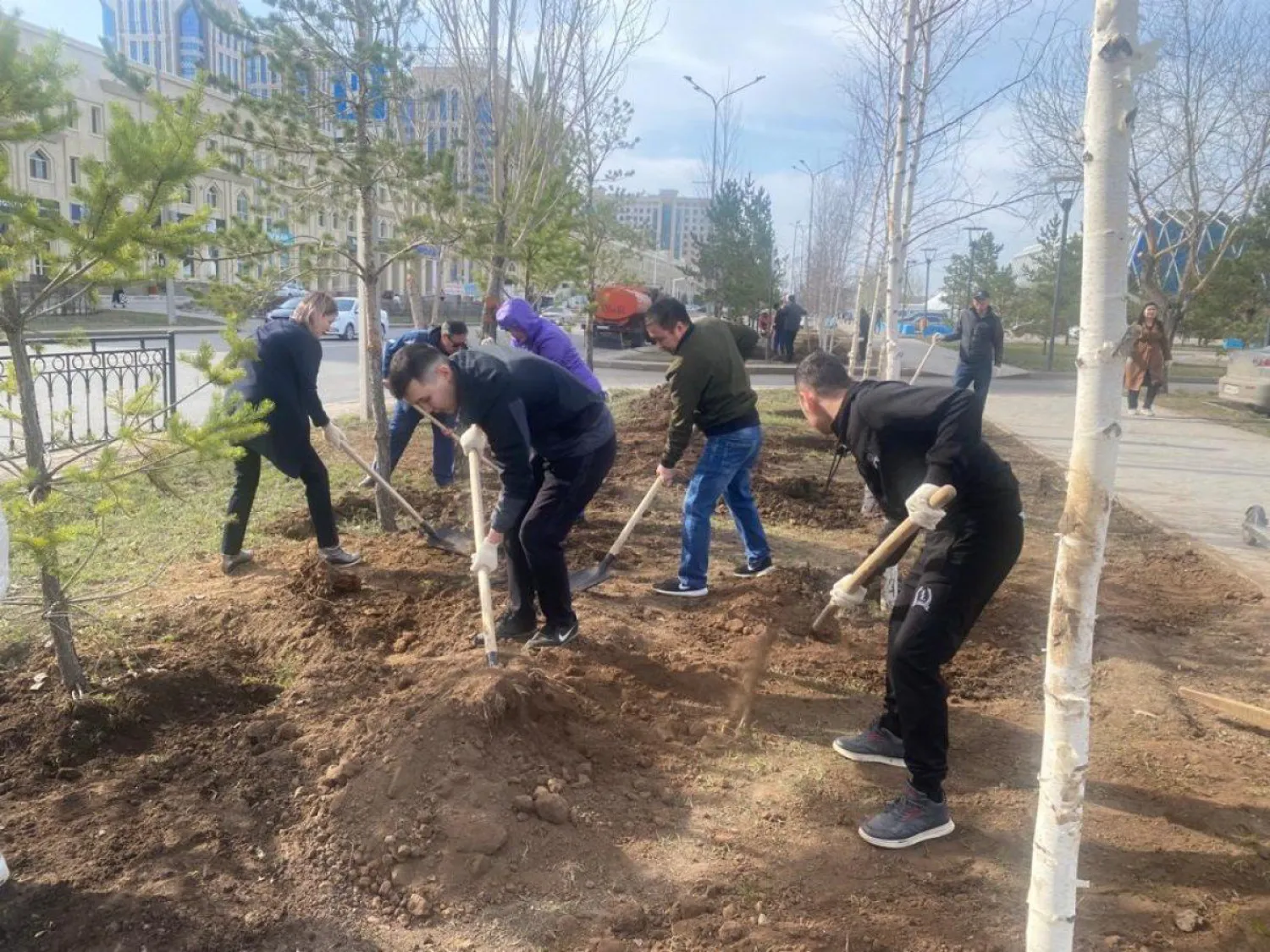 Экологические субботники начались в столице