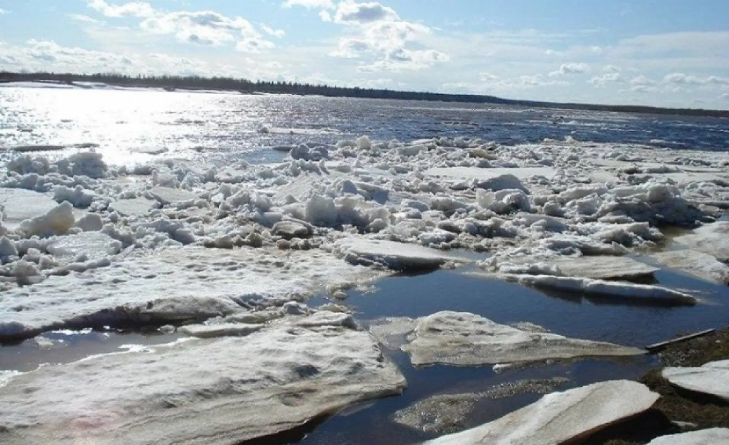 В ожидании большой воды: в столице продолжаются противопаводковые мероприятия