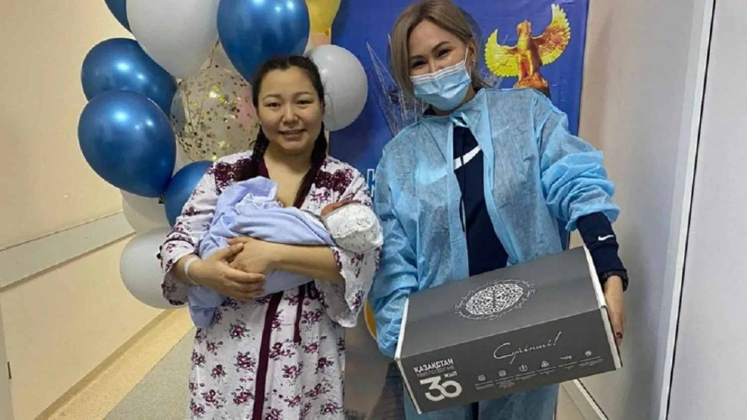 Более 150 новорожденных столицы получили подарочные боксы от имени Президента в честь 30-летия Независимости страны