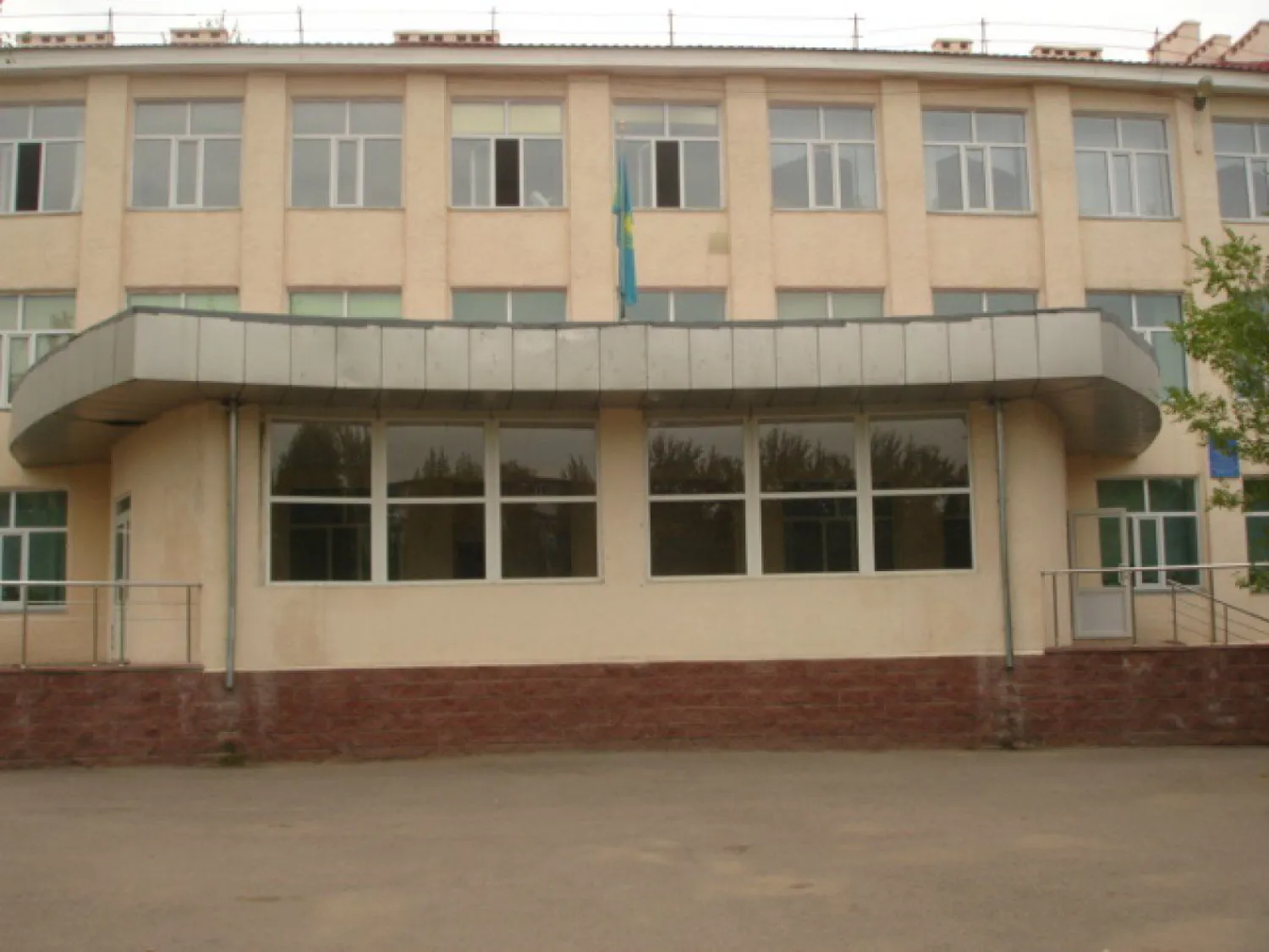Когда устранят "раскопки" возле 28 школы, ответил аким района