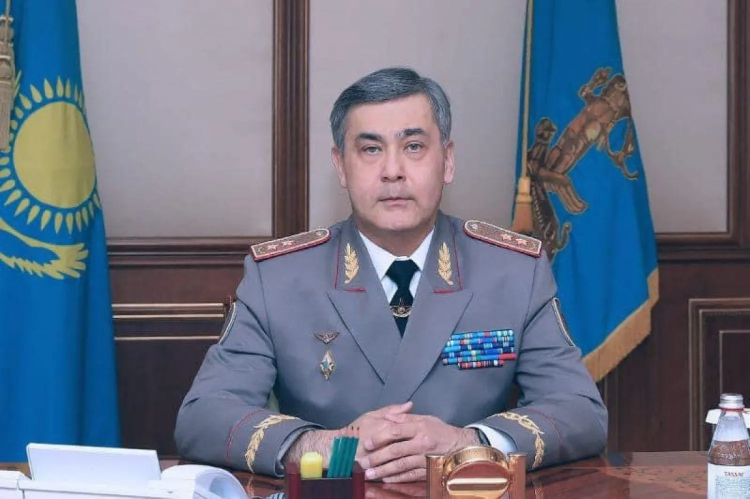 Токаев принял отставку министра обороны Нурлана Ермекбаева