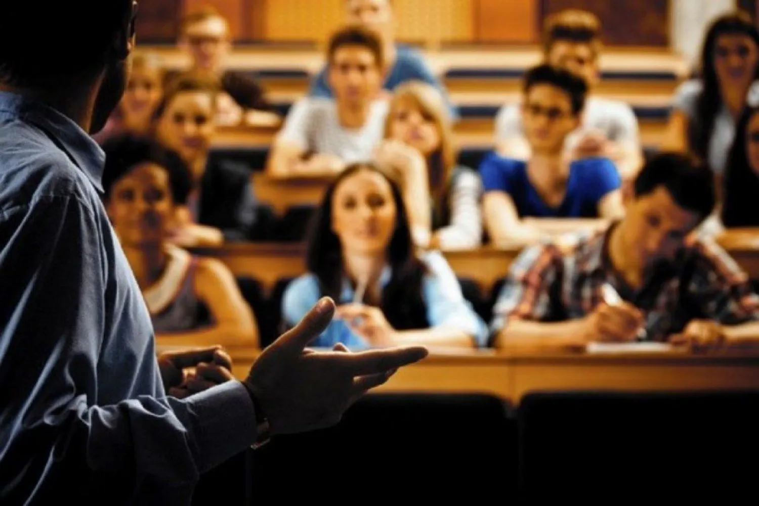 Зарплату преподавателей вузов РК повысят с сентября