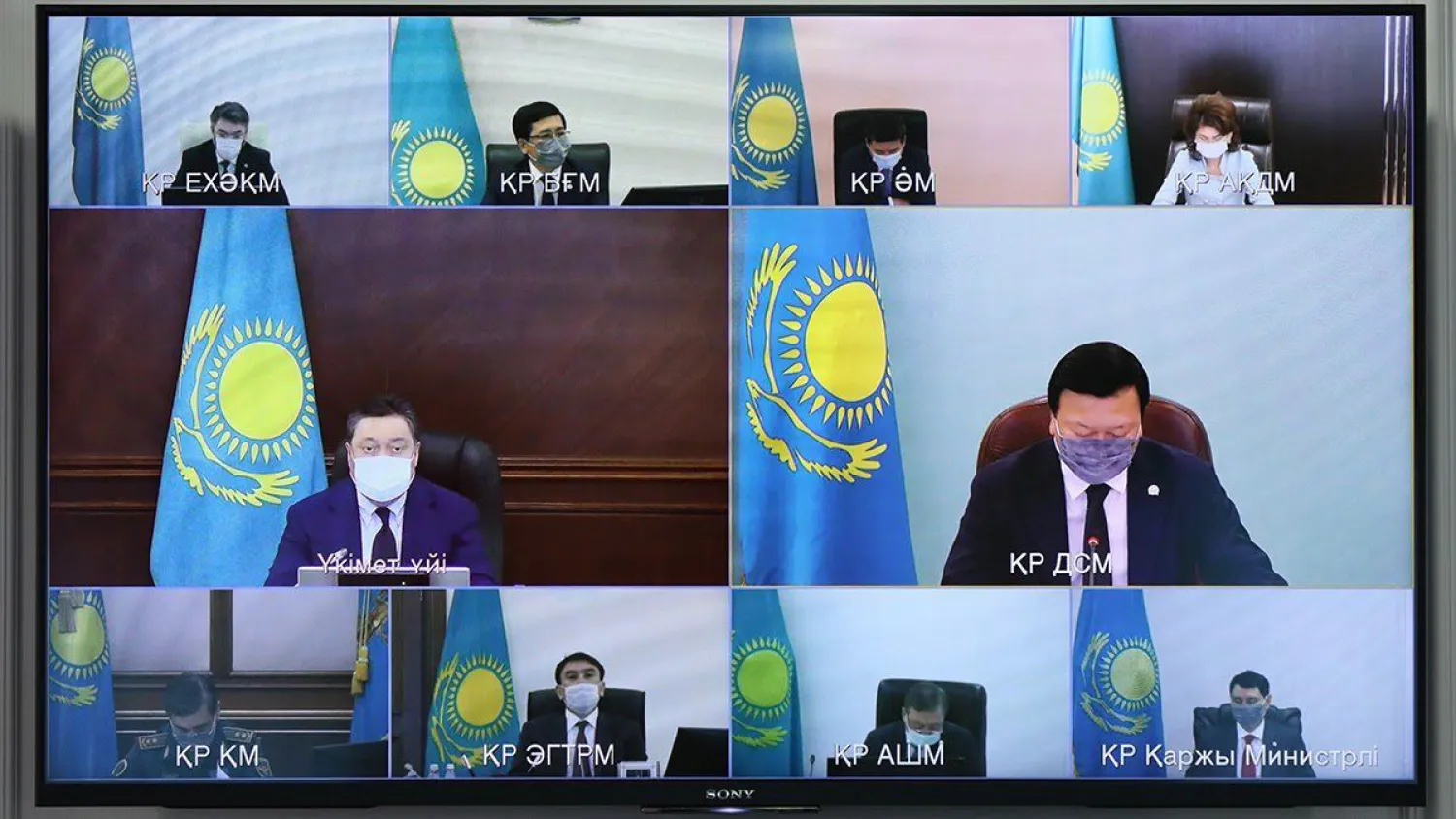 Мамин поручил усилить карантин в Нур-Султане