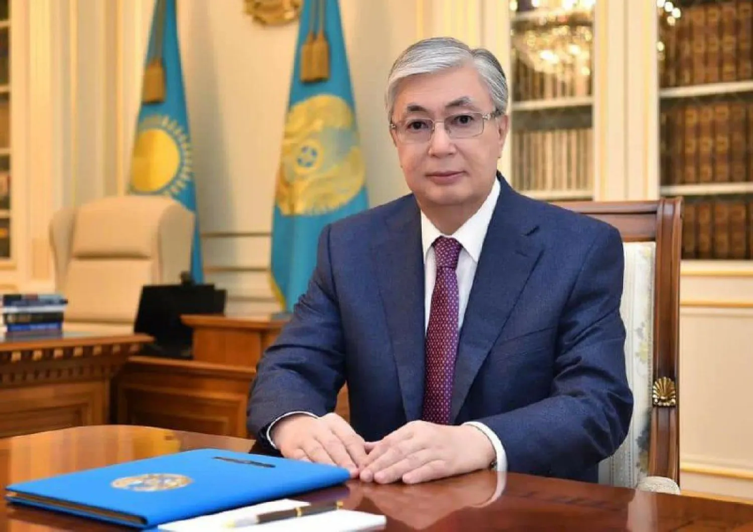 Глава государства поздравил казахстанцев с Днём Победы
