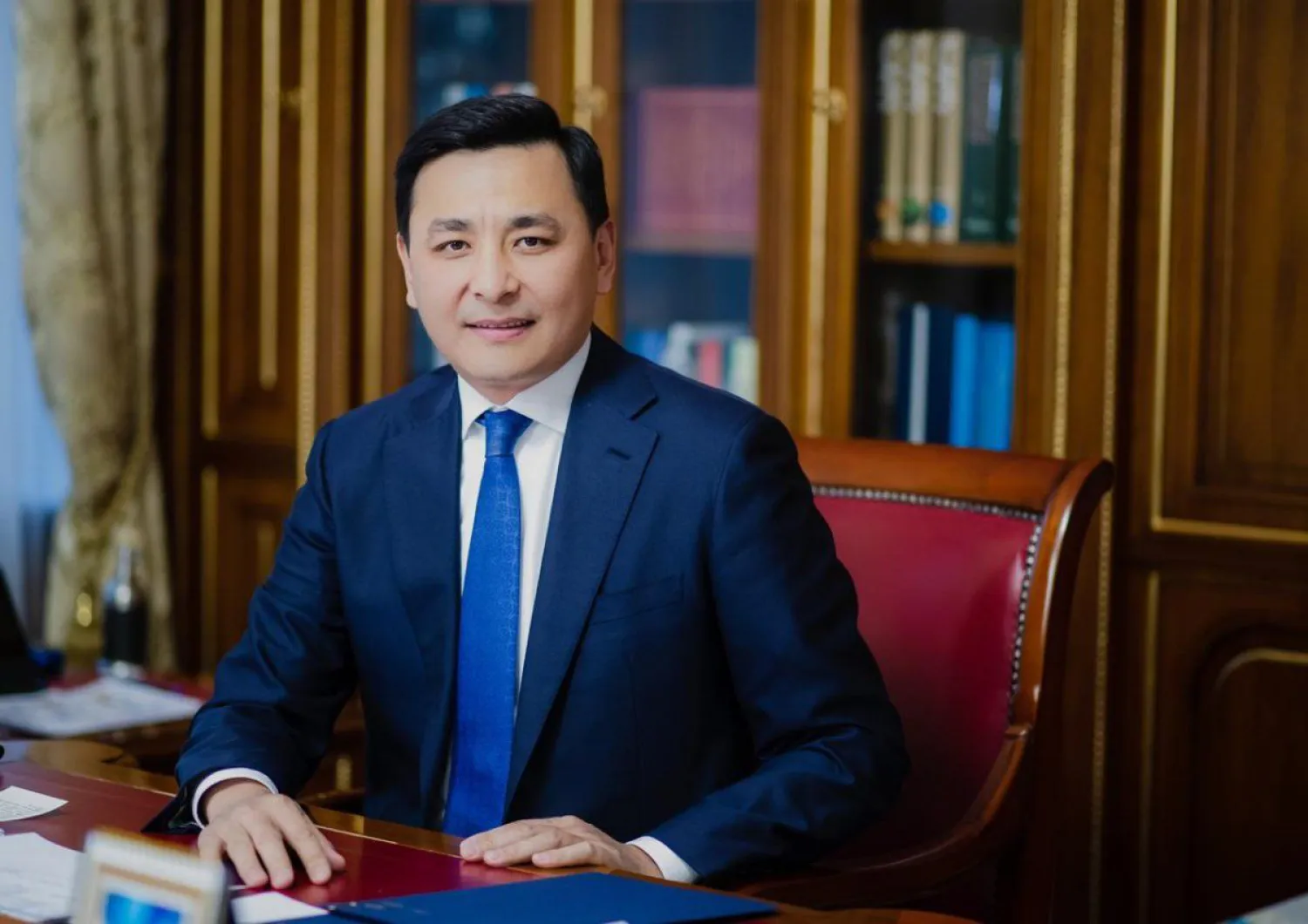 Алтай Кульгинов поздравил казахстанцев с Днем единства