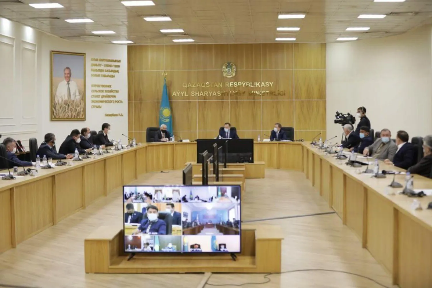 Земкомиссия продлила запрет на частную собственность на сельхозземли для казахстанцев