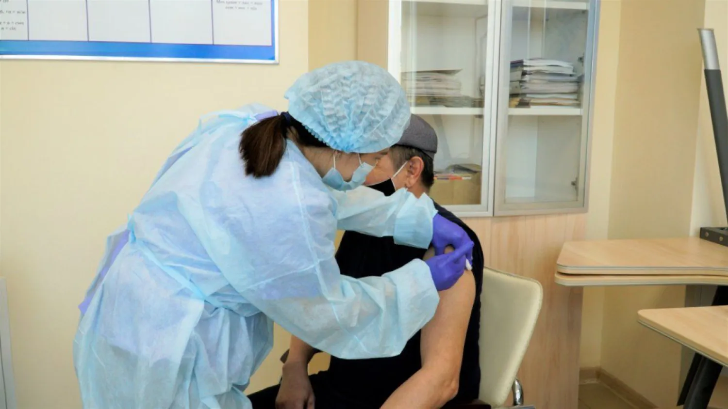 Коллективная вакцинация против COVID-19 стартовала в Астана-РЭК
