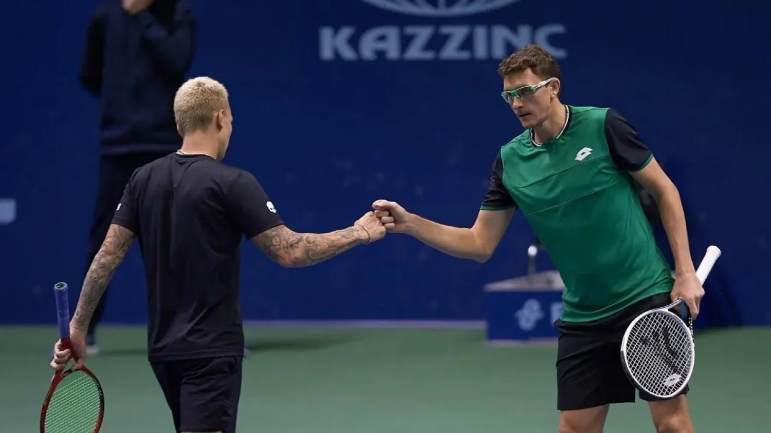 Казахстанец вышел в полуфинал Forte Challenger 100 в парном разряде