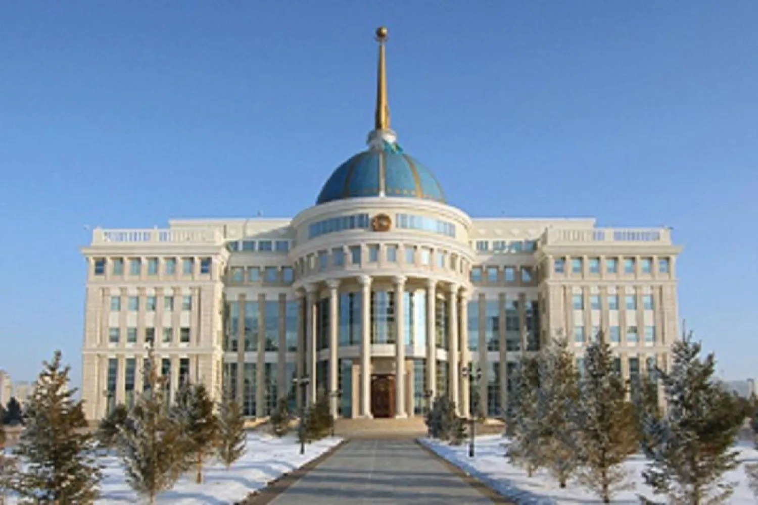 Крымбек Кушербаев вручил государственные стипендии Елбасы в области культуры за 2020 год