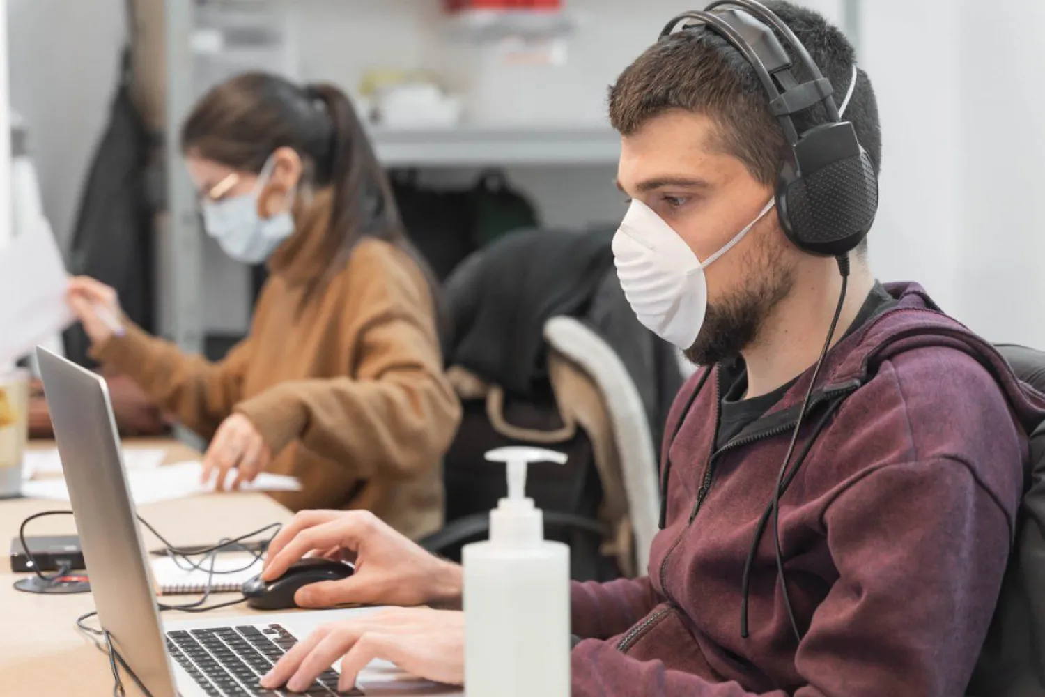 Случай КВИ на работе: Эксперты объяснили алгоритм действий медслужб