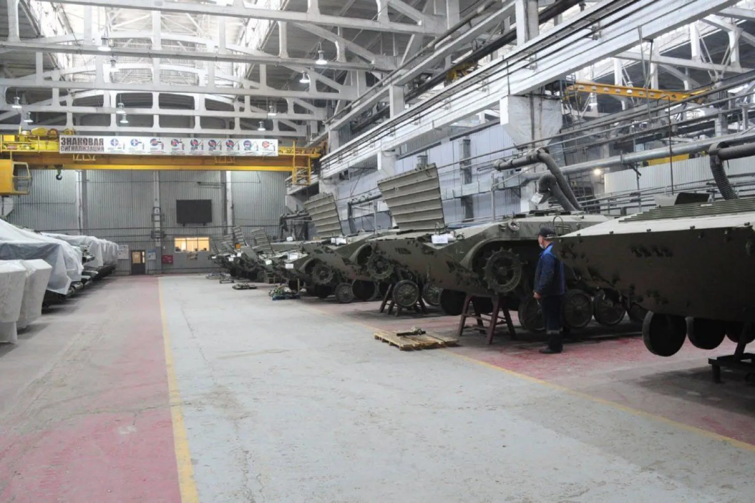 Танки и боевые машины пехоты прошли капитальный ремонт - МО РК