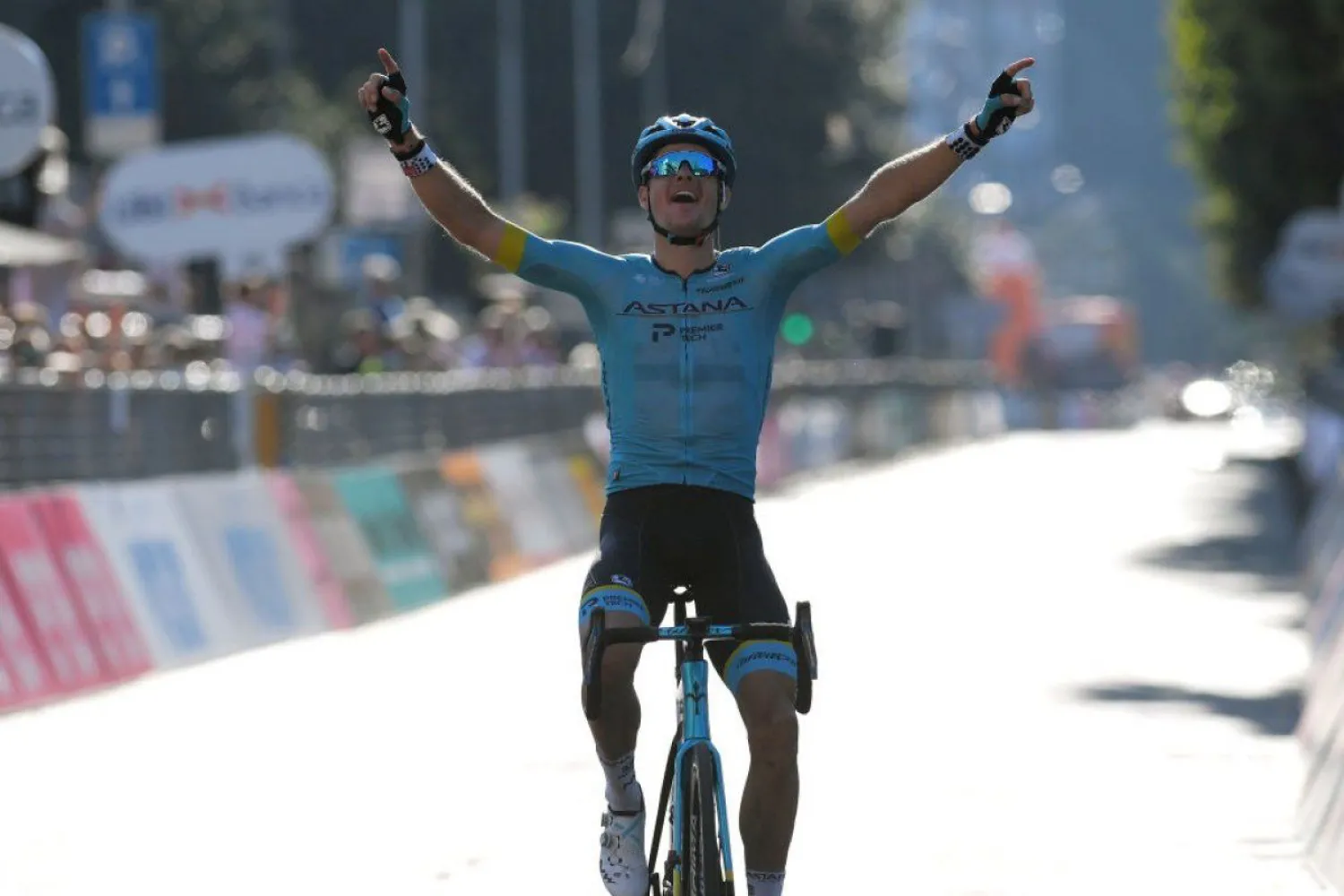 Велокоманда Astana Pro Team сменит название в 2021 году