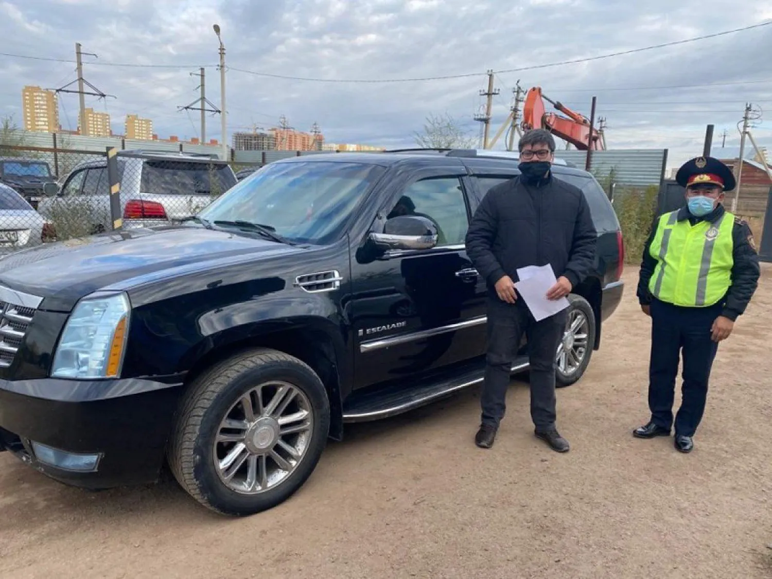 Элитный автомобиль Cadillac Escalade изъяли у должника по алиментам в Нур-Султане