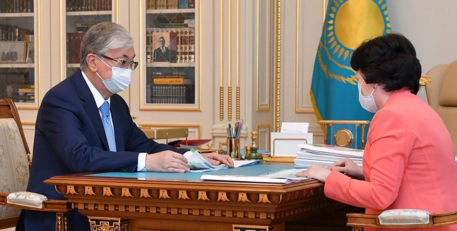 Президент поручил без спешки осуществлять переход с казахского алфавита на латинтцу