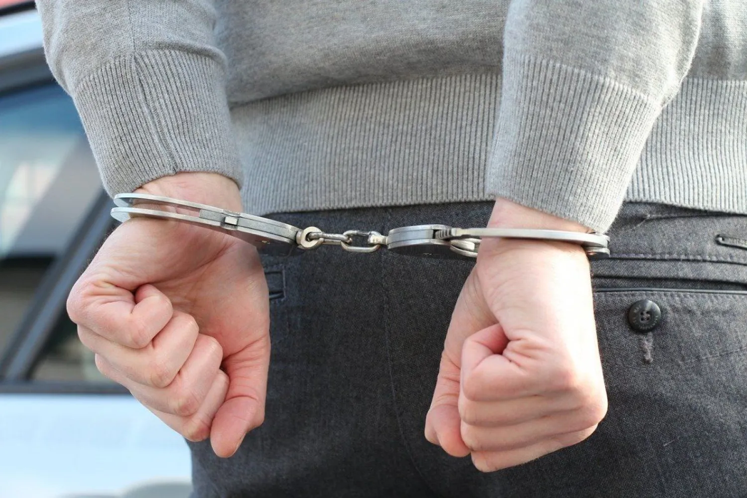 Подозреваемого в краже и мошенничестве задержали полицейские Нур-Султана