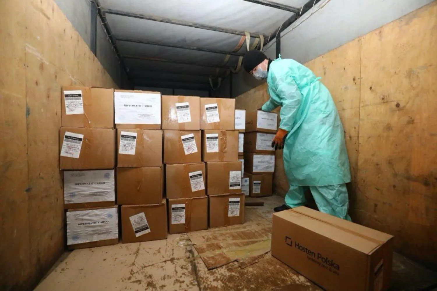 100 тысяч масок и ноутбуки: Польские власти оказали гуманитарную помощь Казахстану