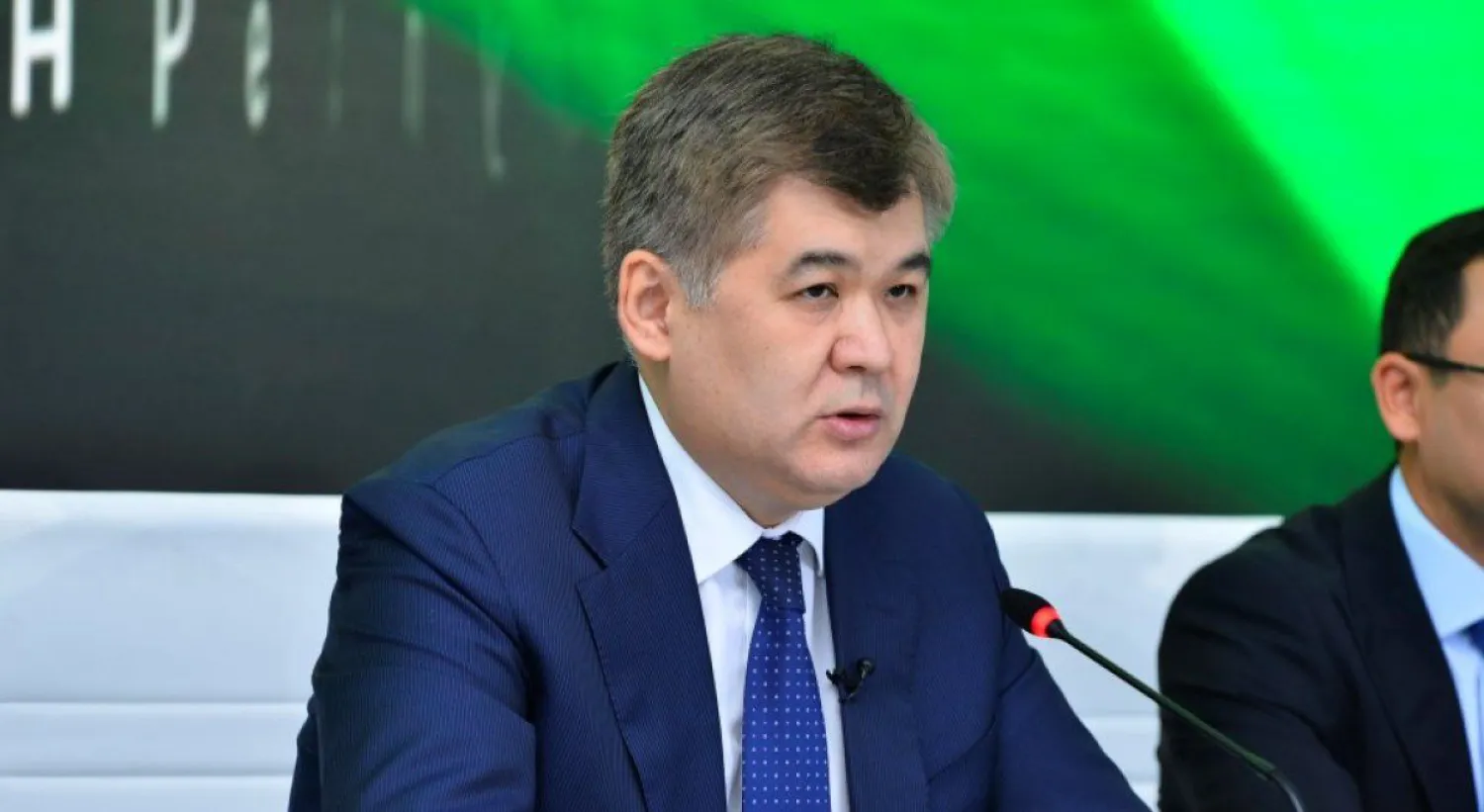 Студенты-медики работают на карантинных объектах добровольно - Биртанов