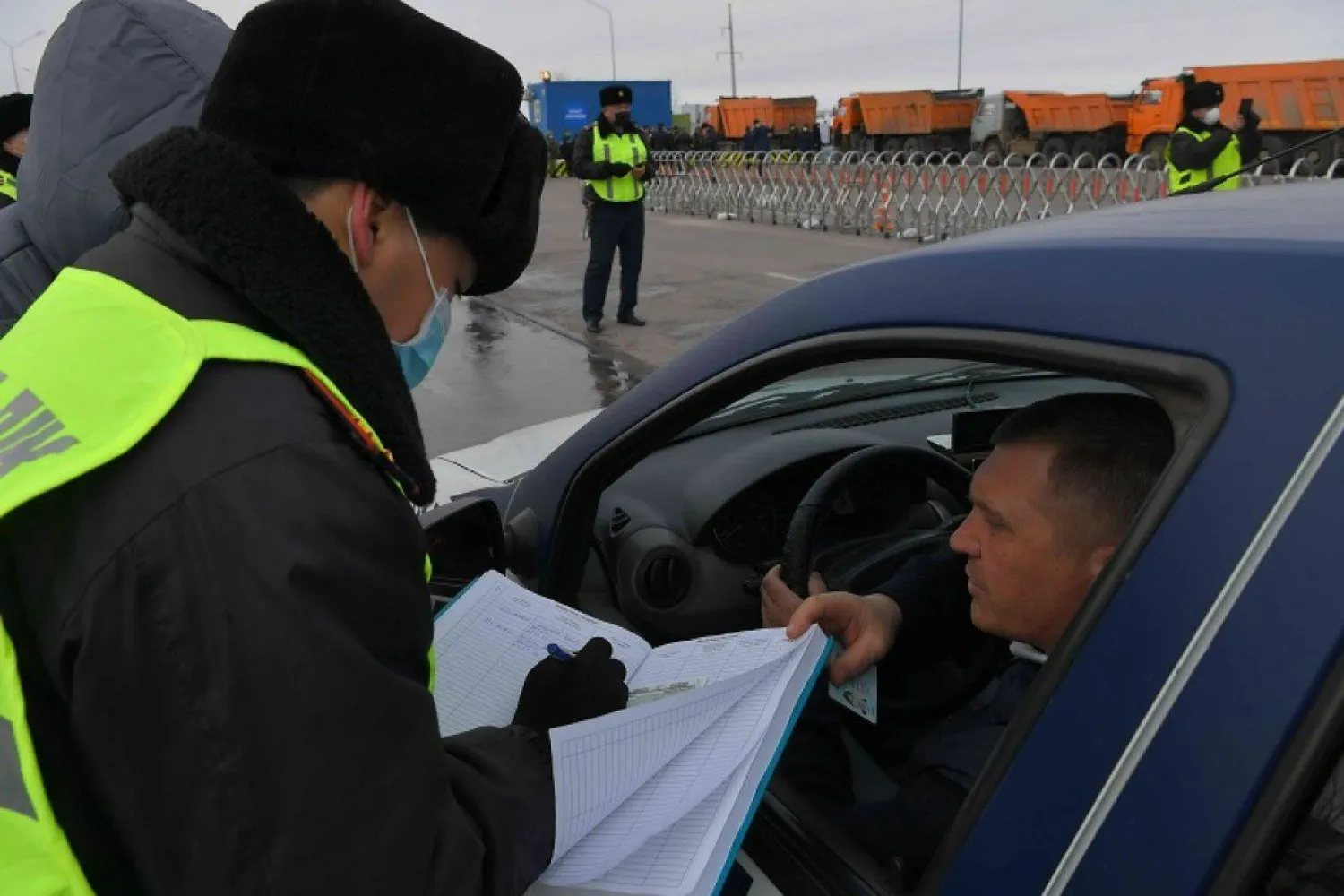 Горожане и гости столицы должны иметь при себе документы при въезде и выезде из города