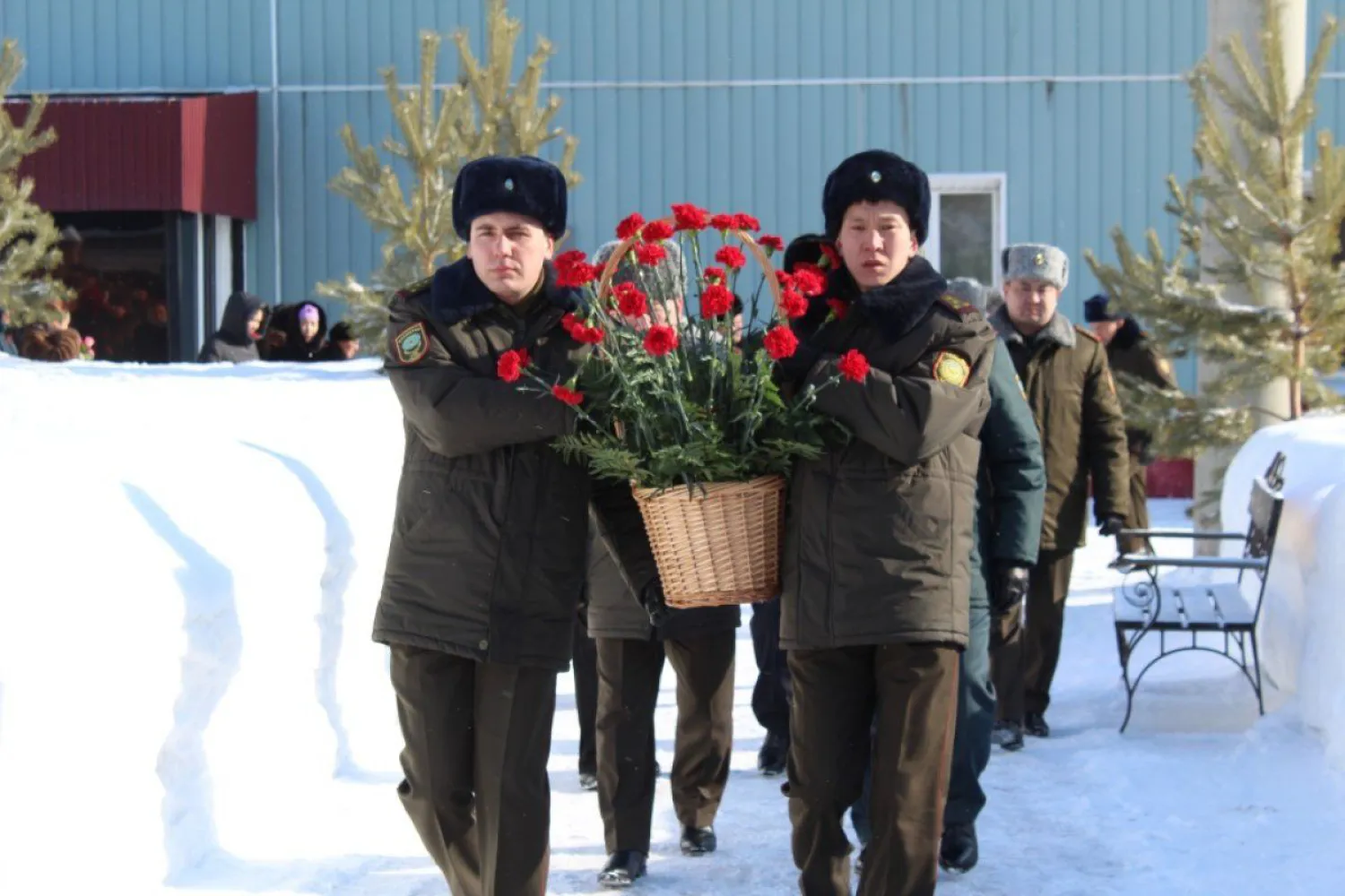 Столичные спасатели почтили память погибших коллег
