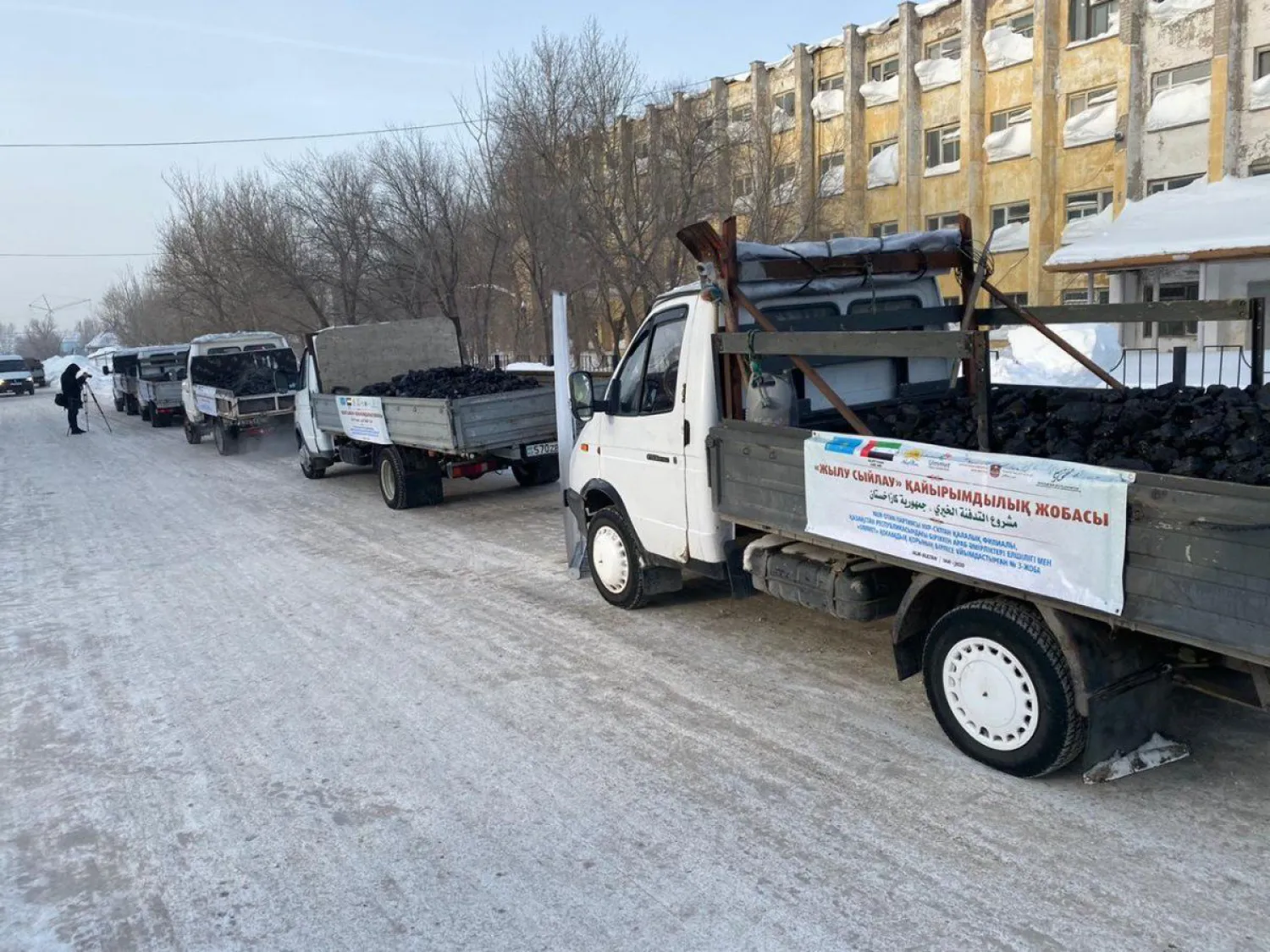 По две тонны угля получили сто нуждающихся семей столицы