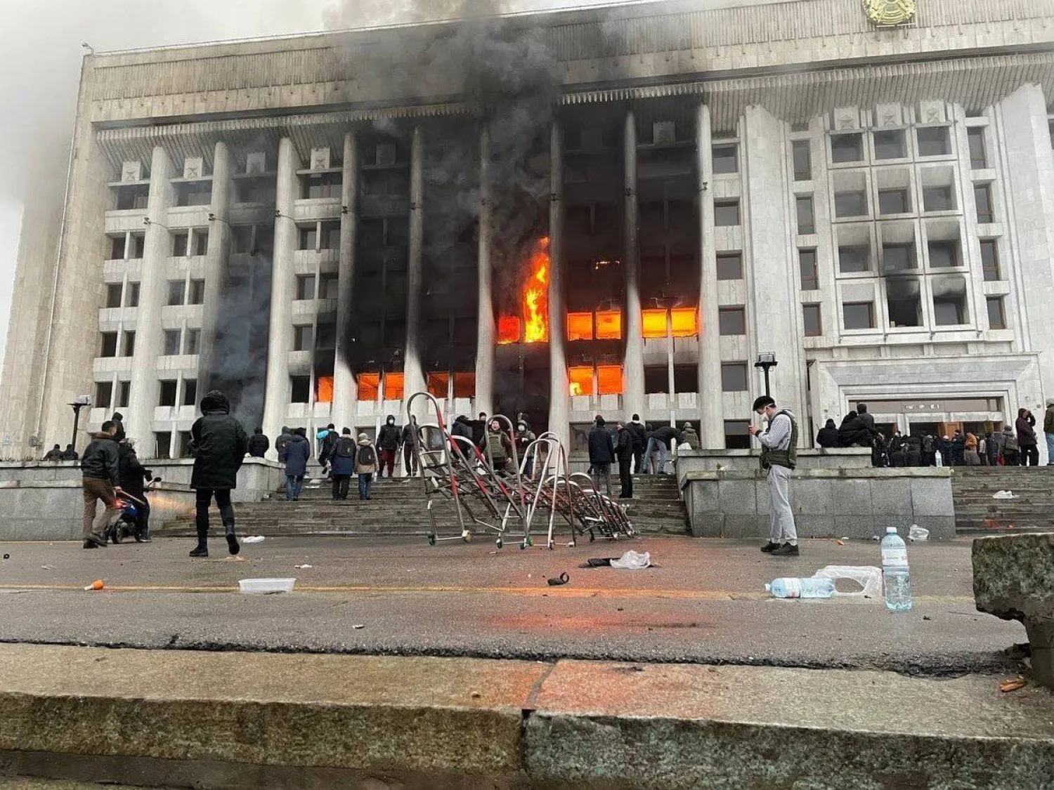 Январские беспорядки: Около 2 тысяч объектов пострадало от рук преступников в Алматы