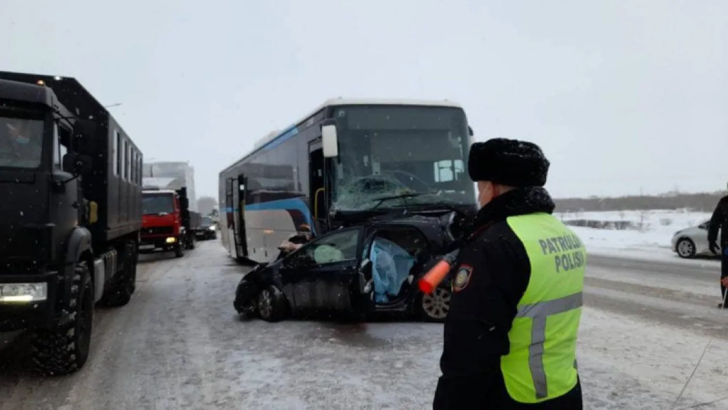 В жутком ДТП на трассе Нур-Султан - Караганда погибла женщина