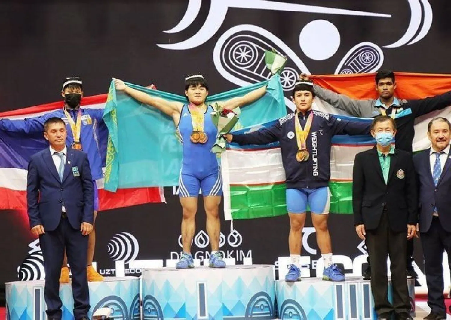 Казахстанские штангисты завоевали рекордное число медалей на чемпионате Азии