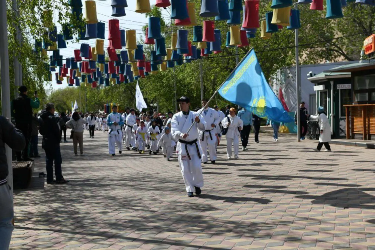 Победителей легкоатлетической эстафеты наградили в Нур-Султане