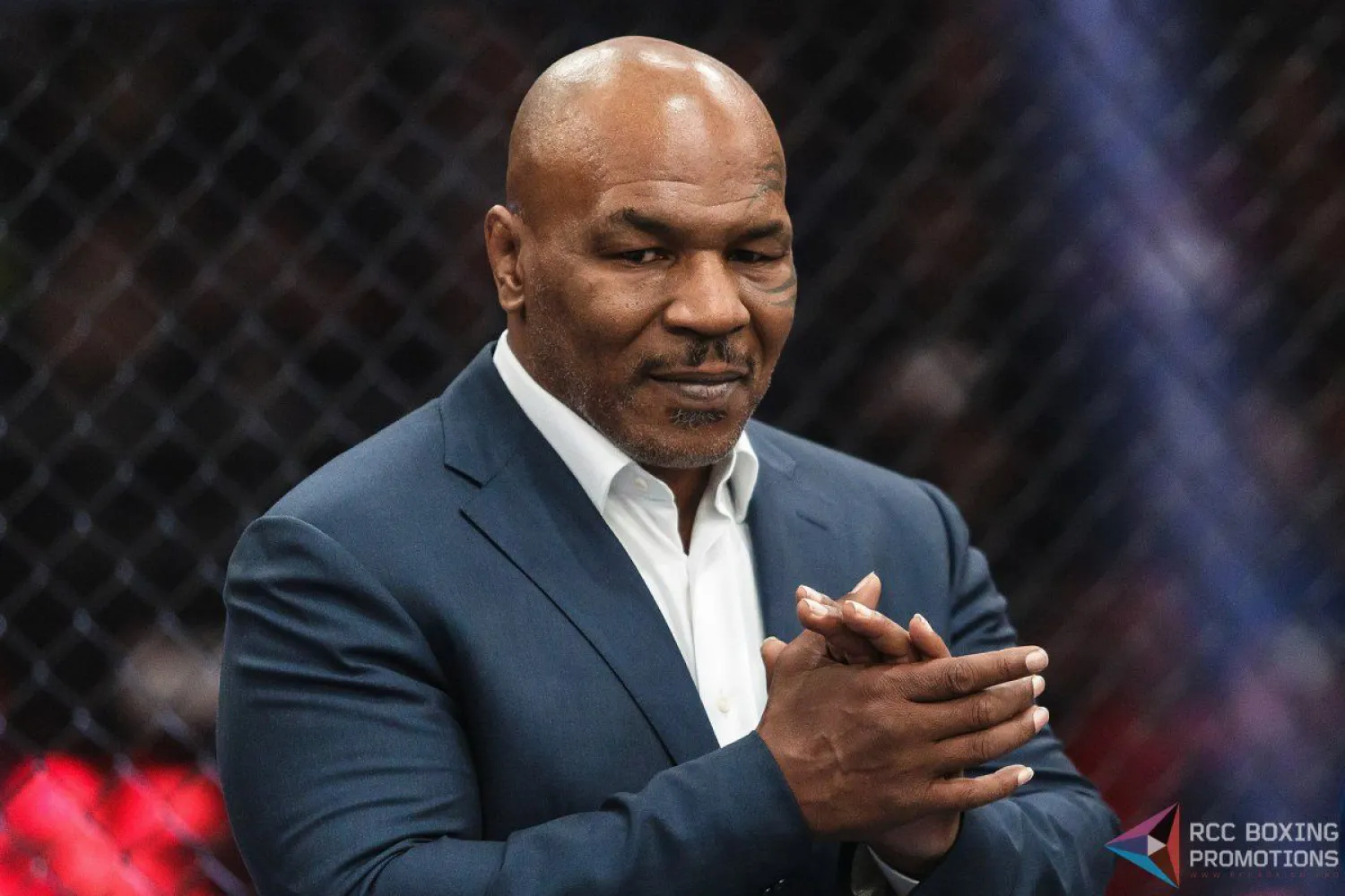 Майк Тайсон шокирован зарплатой чемпиона UFC