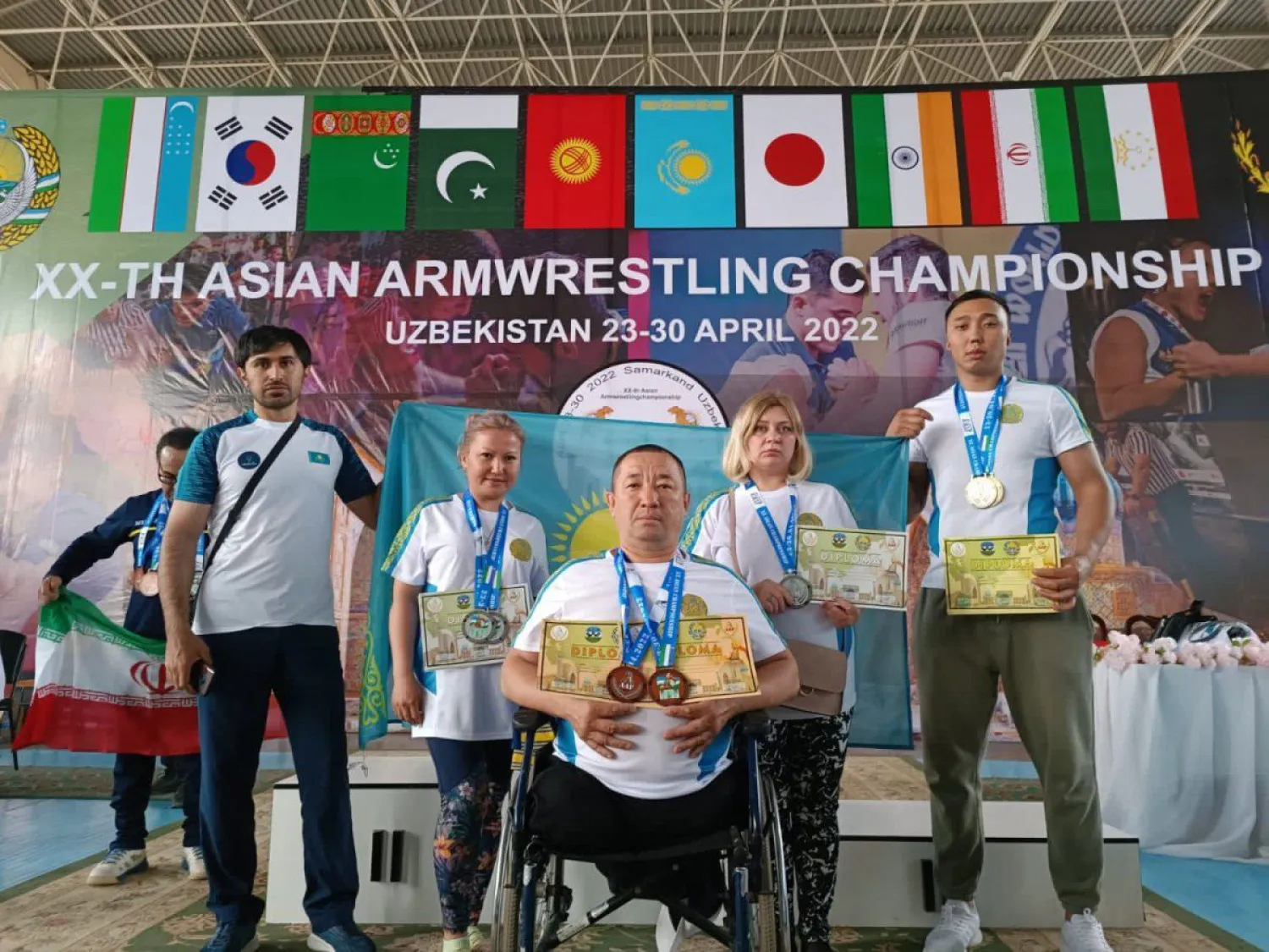 Восемь медалей завоевали казахстанцы на чемпионате Азии по армрестлингу
