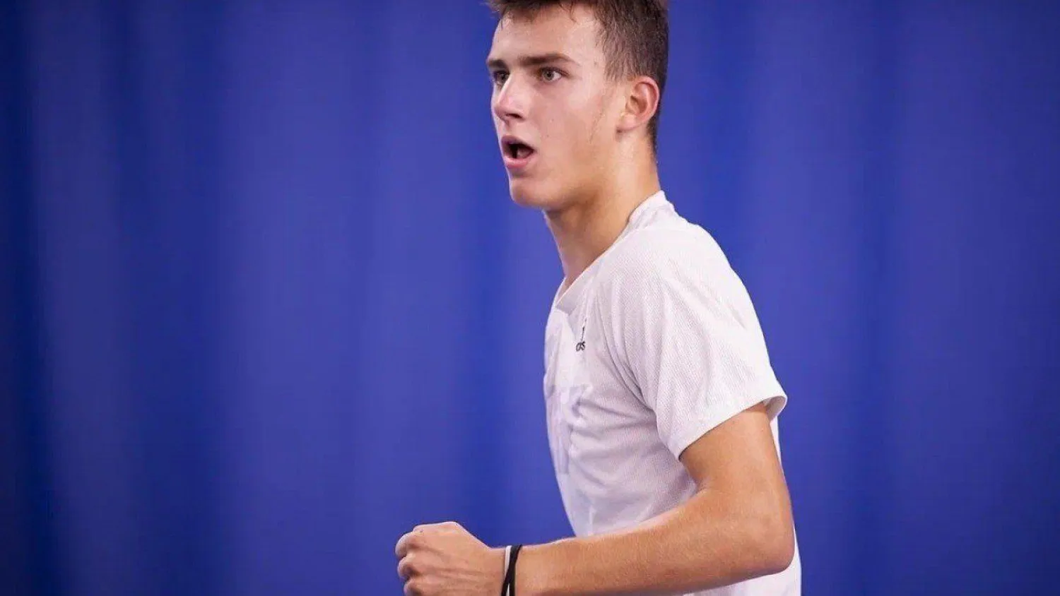 Казахстанский теннисист победил на старте юниорского чемпионата Australian Open