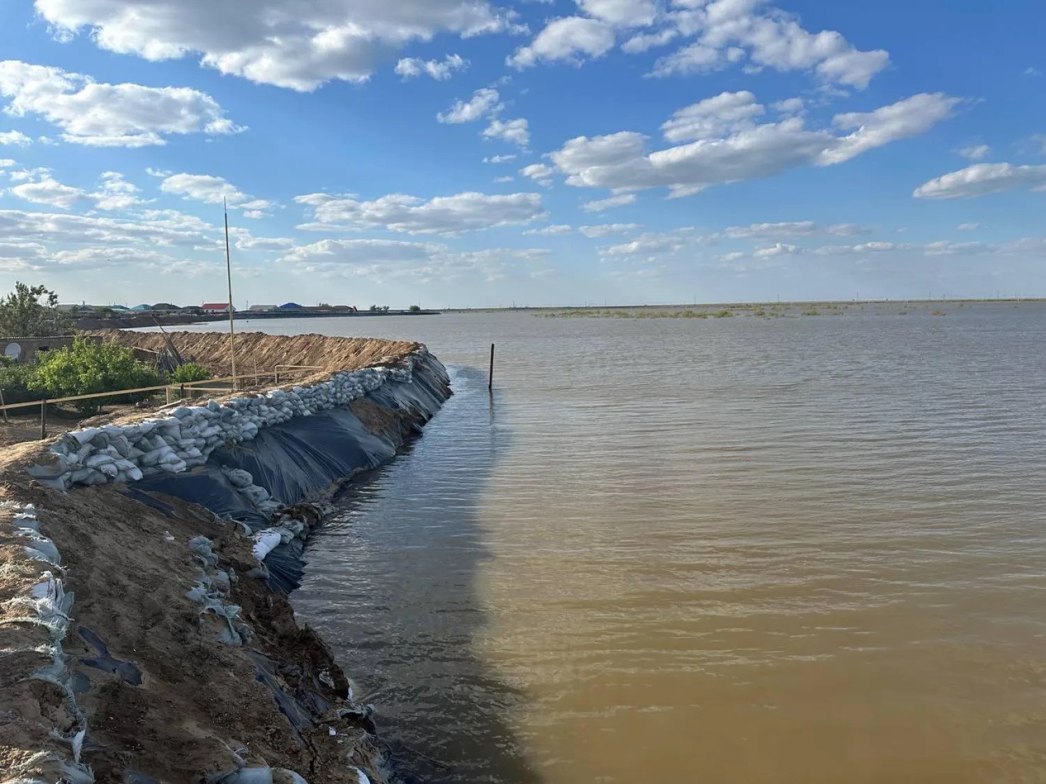 В Атырауской области возведены дамбы длиной в 520 км