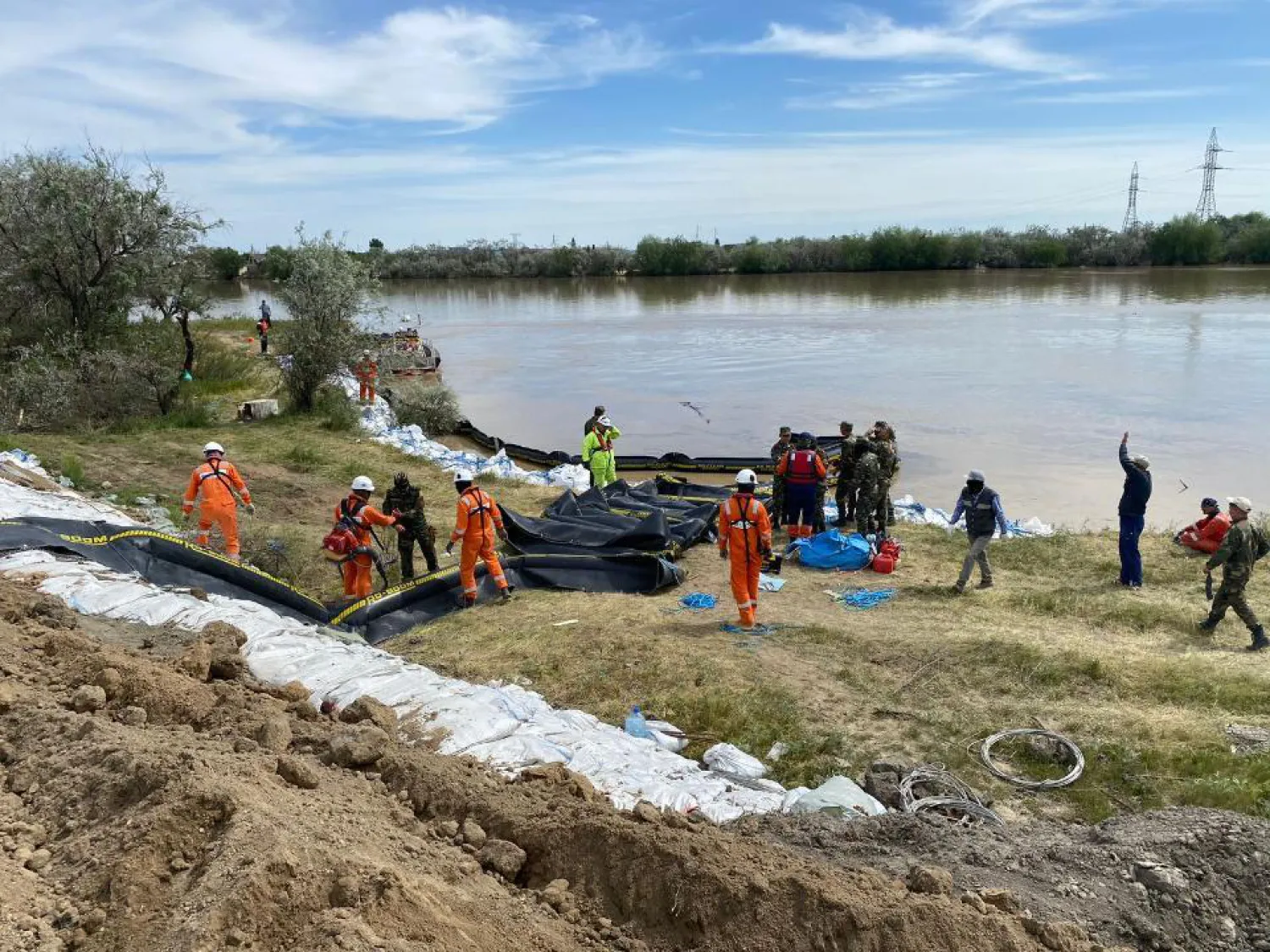 В подтопленных регионах откачано почти 14 млн куб.м талой воды