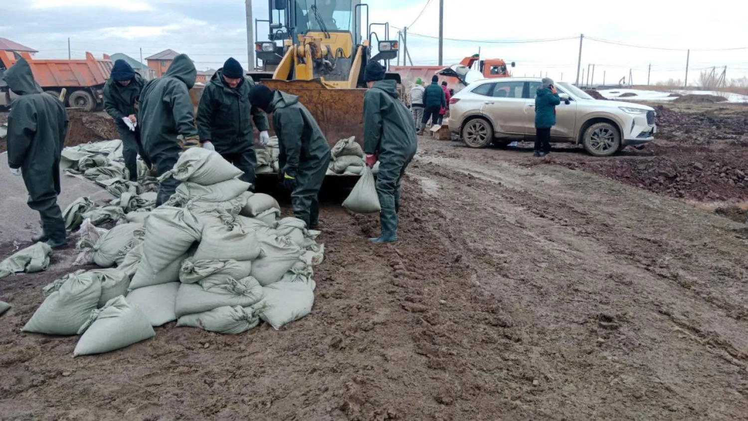 Карагандинские спасатели прибыли на помощь в Акмолинскую область