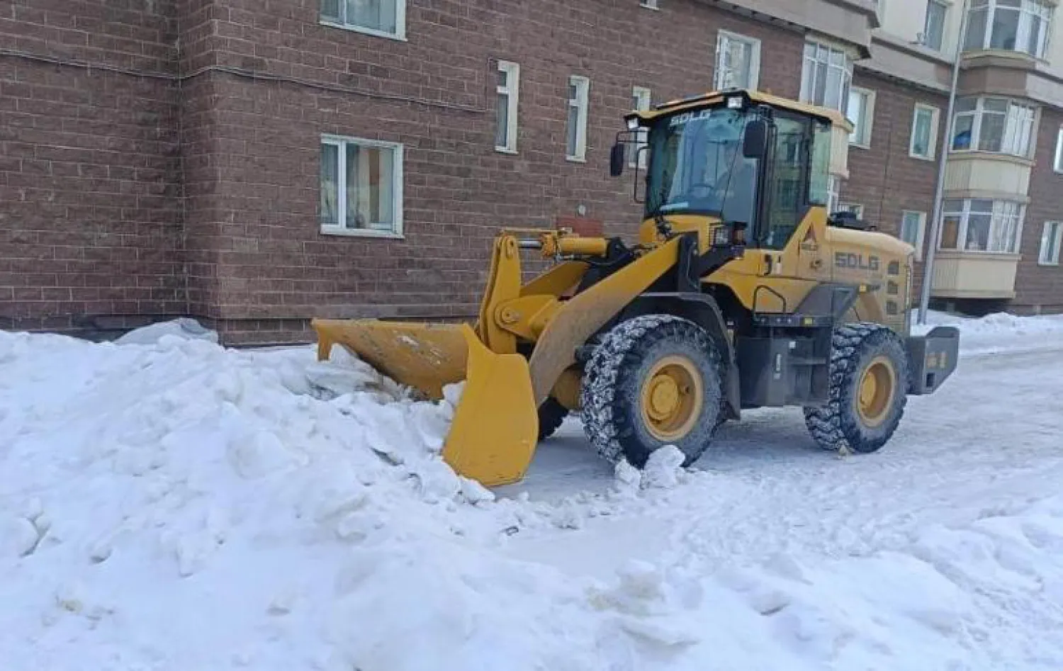 Почти 28 тысяч кубометров снега вывезли из столицы за день