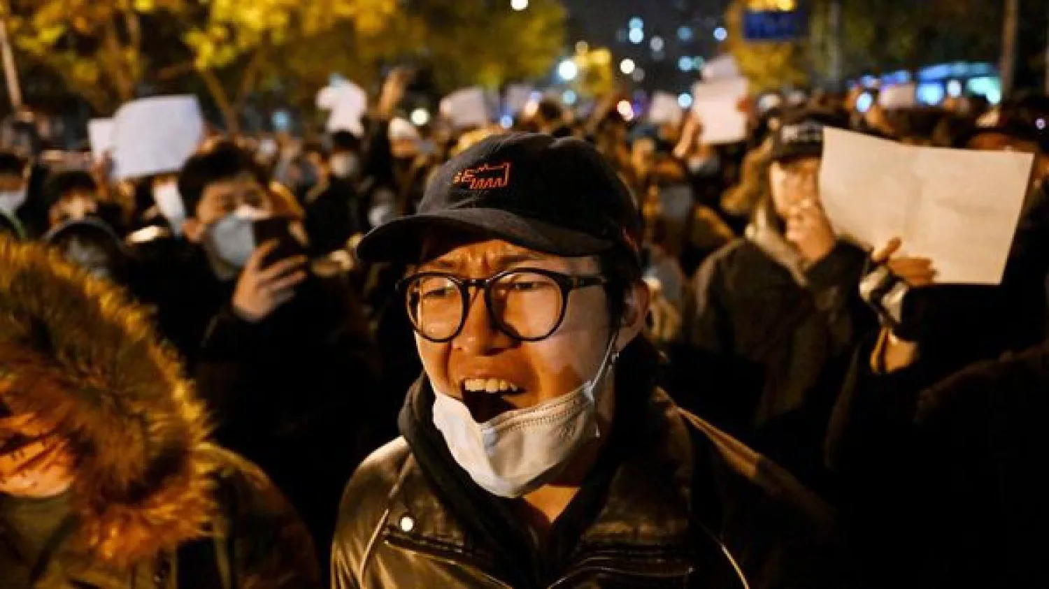 Из-за жестких мер карантина жители Китая выходят на митинги